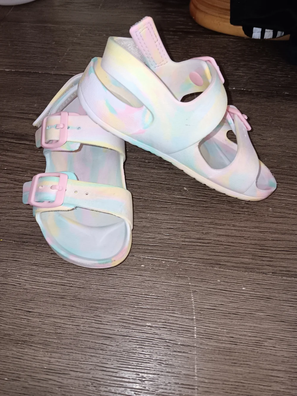 Cat & Jack Girls Size 9.5 Pastel Tie-Dye Buckle Sandals - Pink, Yellow, Blue